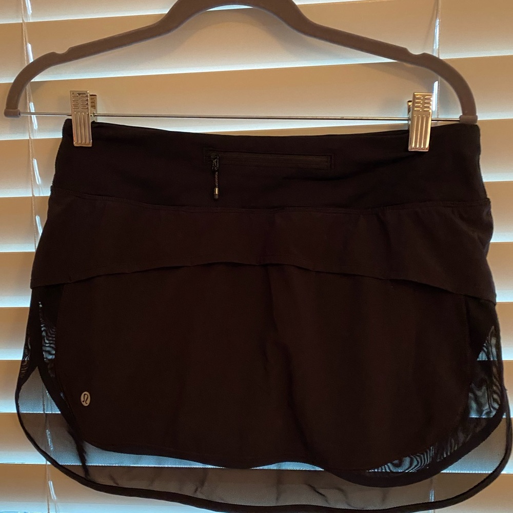 lululemon  hotty hot skirt 2 black